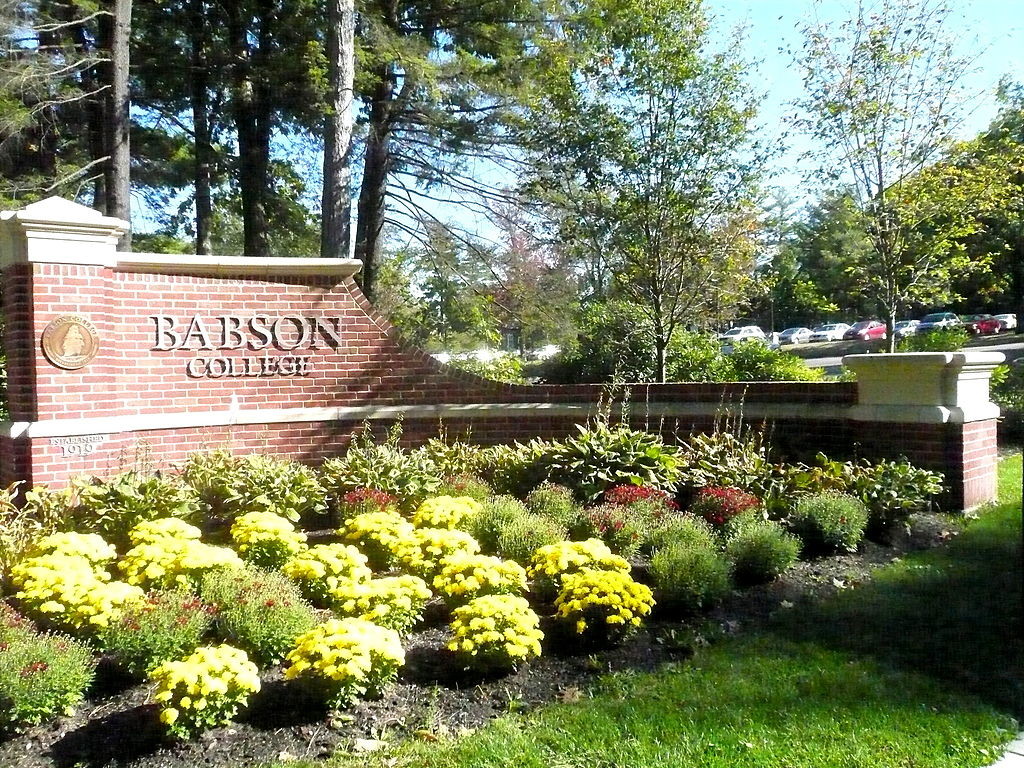 Babson College was ranked second only to Stanford in MONEY's ranking of the best colleges for your money. [By ja:User:7dfsgui (ja:File:Babson gate.JPG) [<a href="//commons.wikimedia.org/wiki/File:Babson_college_main_gate.JPG">Copyrighted free use</a>], <a href="https://commons.wikimedia.org/wiki/File%3ABabson_college_main_gate.JPG">via Wikimedia Commons</a>]